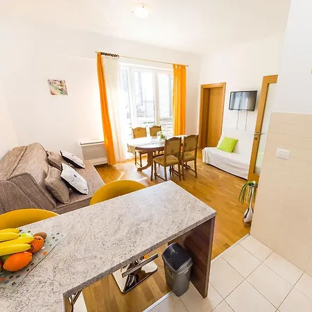 Populare Charming 扎达尔