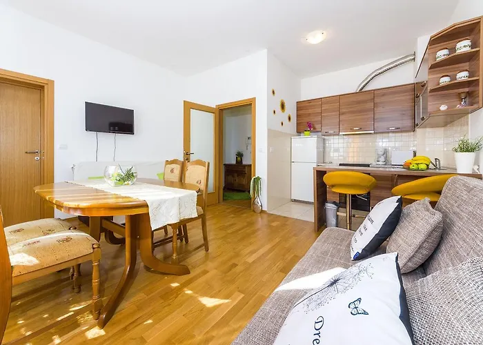 Apartment Populare Charming *