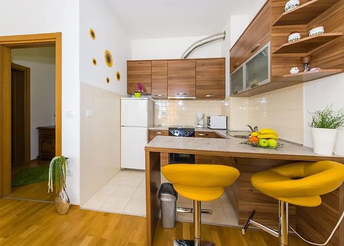 Apartment Populare Charming *