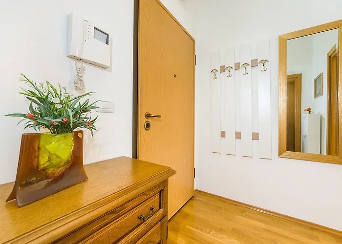 Apartament Populare Charming *