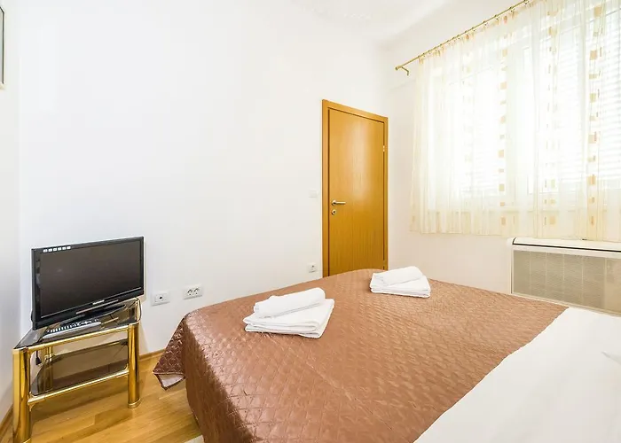 Apartament Populare Charming *