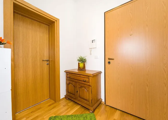 Apartament Populare Charming *